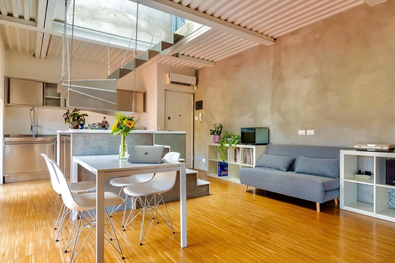 Irripetibile Open Space Su 2 Piani, Milano Centro מילאנו